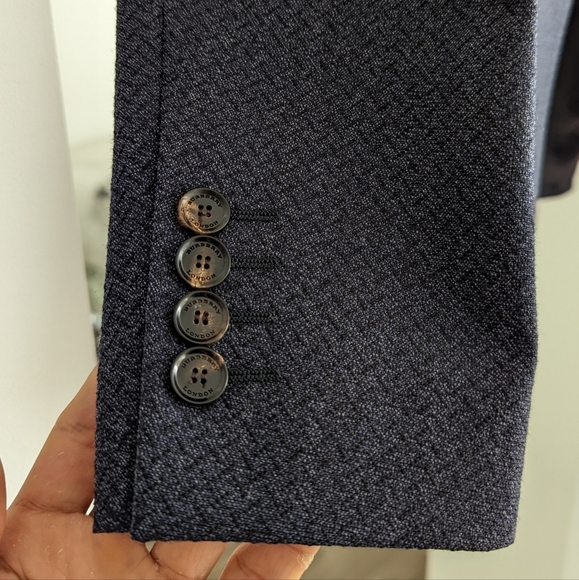 Burberry Mens Suit - Picture 5 of 8